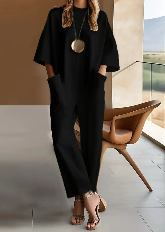 Tuta alla moda con mezze maniche